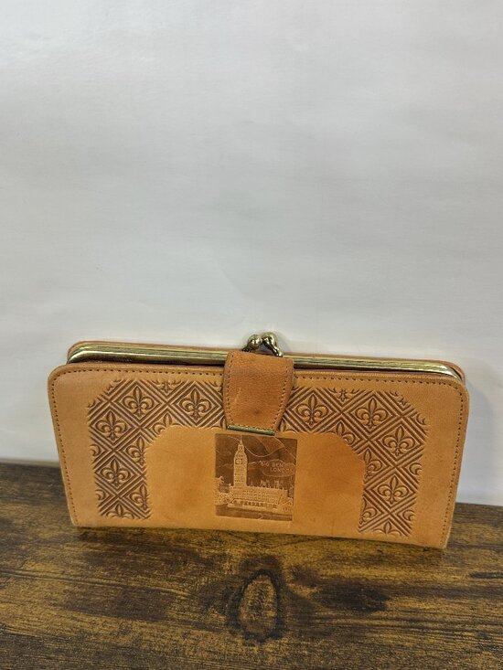 The Unbranded Brand Handbags - Vintage London Big Ben Tower Bridge Real Leather Kiss Lock Bifold Wallet England
